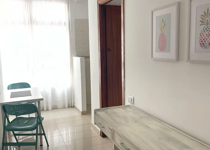 Idafe アパートホテル